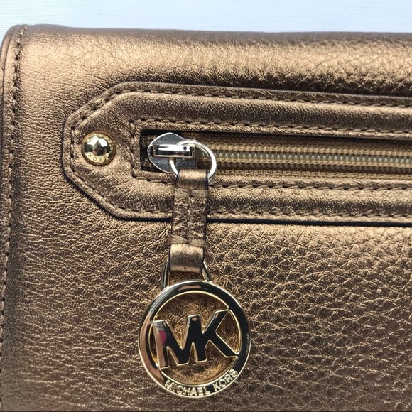 Michael Kors Metallic Bronze Leather Wristlet NWOT - Picture 5 of 7